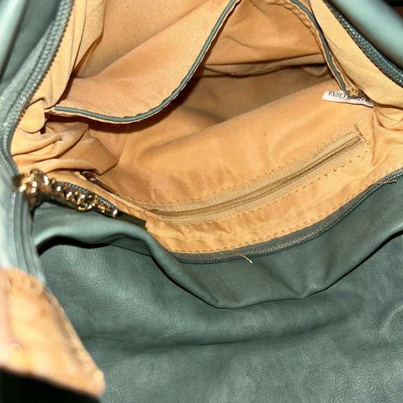 Michael Kors Teal Green Crossbody Bag with MK Emblem - Picture 4 of 4